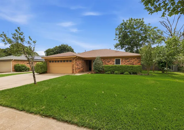 Homes for sale in Bedford, TX | 1104 Monterrey St, Bedford, TX 76022 | MLS# 21283636