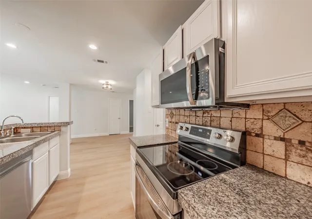 2nd image of 4503 Mexicana Rd, Dallas, TX 75212 | MLS# 21283936