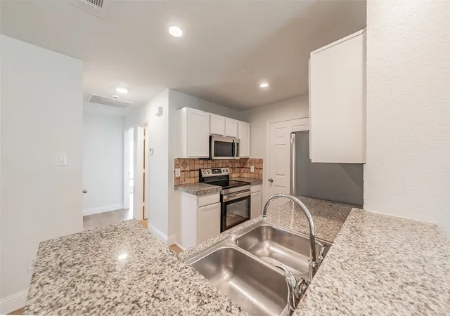 4th image of 4503 Mexicana Rd, Dallas, TX 75212 | MLS# 21283936