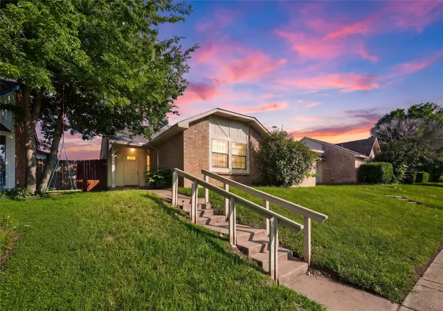 Photo 1 of Single family home for sale at 7254 Pineberry Rd, Dallas, TX 75249 | MLS# 21283964 | Listing updated on 2026-09-28