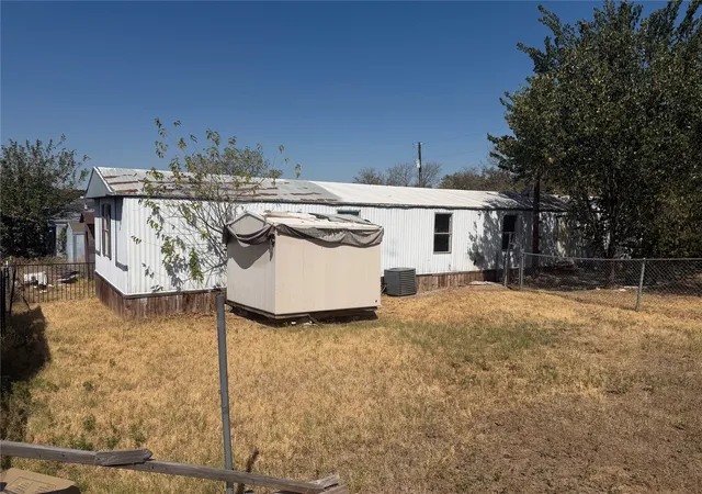 Photo 4 of Multi family home for sale at 6605 Oak Ridge Ln, Argyle, TX 76226 | MLS# 21283957 | Listing updated on 2026-09-01