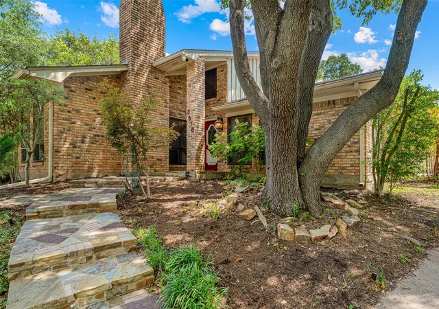 Photo 2 of Single family home for sale at 3516 Lake Heights Dr, Waco, TX 76708 | MLS# 21283975 | Listing updated on 2026-08-22