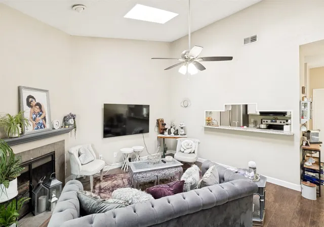 Listing Photo 4 - Condo for sale in building located at 5616 Preston Oaks Rd, Dallas, TX 75254 - Unit #1506