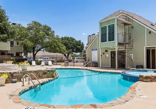 2nd image of 3129 Sondra Dr, Fort Worth, TX 76107
