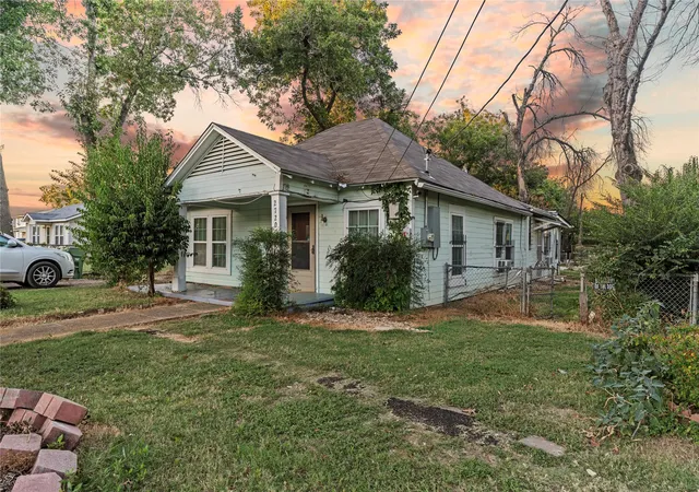 2nd image of 2720 S 2nd St, Waco, TX 76706 | MLS# 21284100