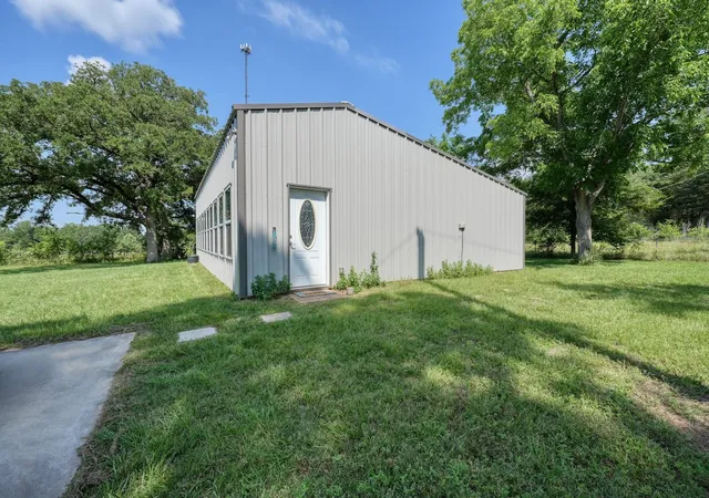 Homes for sale in Palestine, TX | 6899 N State Hwy 19, Palestine, TX 75803 | MLS# 21284122