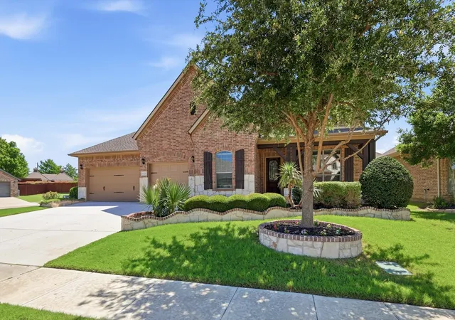 Photo 2 of Single family home for sale at 15324 Duck Creek Ct, Roanoke, TX 76262 | MLS# 21283811 | Listing updated on 2026-07-23