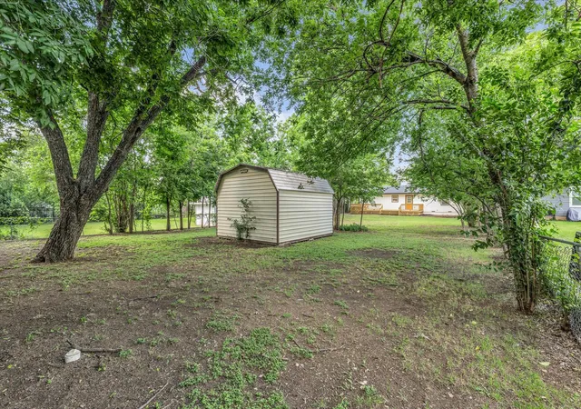 28th image of 3608 N 26th St, Waco, TX 76708 | MLS# 21281021