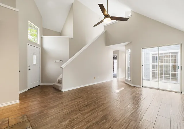 Photo 2 of Sale Pending at 2927 S Bend Dr, Dallas, TX 75229 | MLS# 21282917 | Listing updated on 2026-10-06