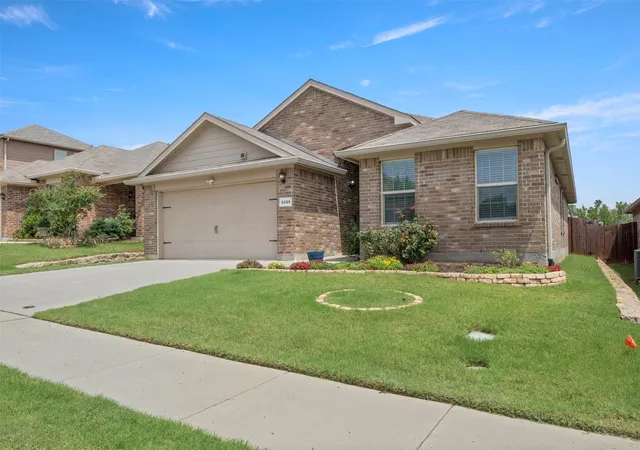 Photo 2 of Sale Pending at 8209 Karole Dr, Fort Worth, TX 76120 | MLS# 21282103 | Listing updated on 2026-08-21
