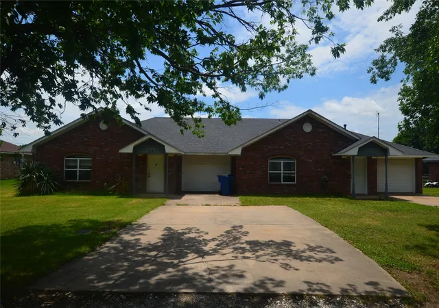 Homes for sale in Pottsboro, TX | 105 Bryant St #2, Pottsboro, TX 75076 | MLS# 21282805