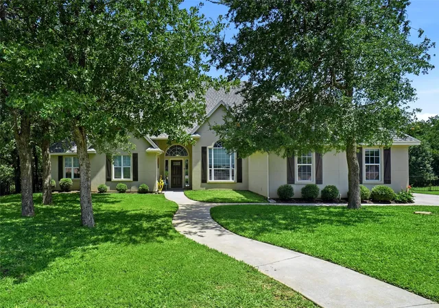 Photo 3 of Single family home for sale at 102 Manders Ct, Bridgeport, TX 76426 | MLS# 21283616 | Listing updated on 2026-09-03