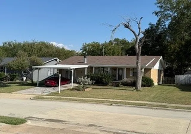Photo 2 of Single family home for sale at 204 Sesame Dr, Mesquite, TX 75149 | MLS# 21284212 | Listing updated on 2026-08-26