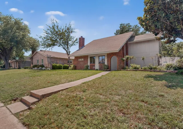 Photo 3 of Single family home for sale at 5513 Galaxie Rd, Garland, TX 75044 | MLS# 21284214 | Listing updated on 2026-09-30