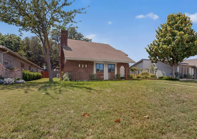 Photo 3 of Single family home for sale at 5513 Galaxie Rd, Garland, TX 75044 | MLS# 21284214 | Listing updated on 2026-09-30