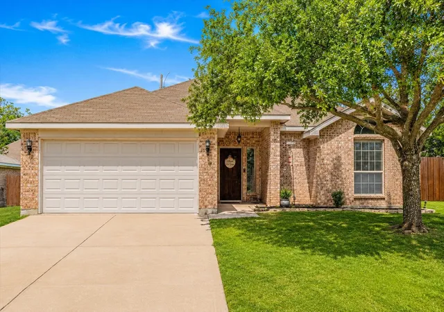 Homes for sale in Joshua, TX | 604 W Sheila Cir, Joshua, TX 76058 | MLS# 21277916