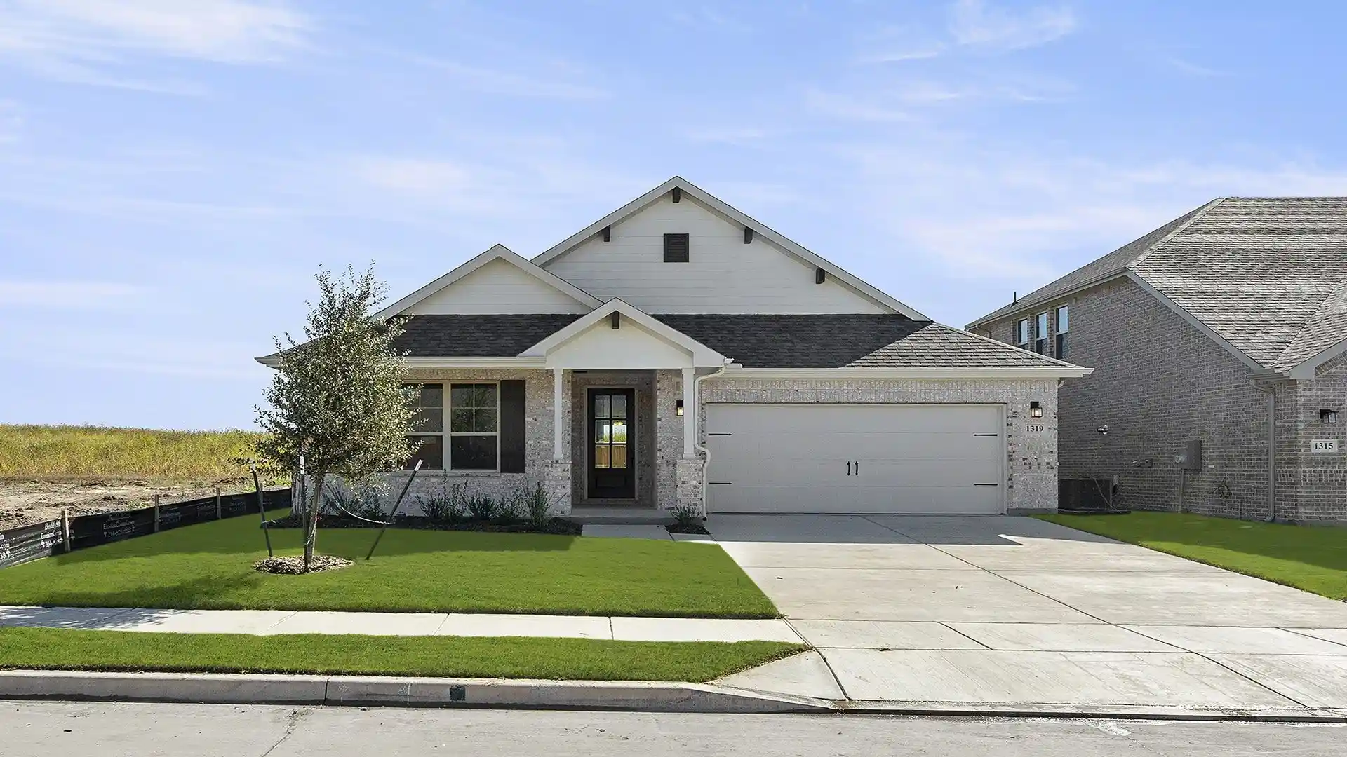 Photo 1 of Sale Pending at 2727 Teton St, Denton, TX 76210 | MLS# 21284207 | Listing updated on 2026-10-09