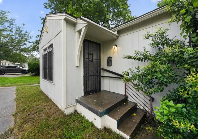 Photo 2 of Single family home for sale at 3102 Kellogg Ave, Dallas, TX 75216 | MLS# 21282395 | Listing updated on 2026-08-22