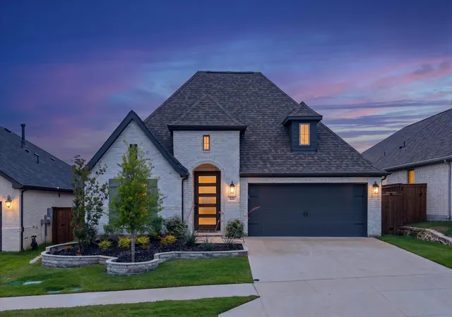 Photo 3 of Single family home for sale at 121 Tierra Blanca Ln, Rhome, TX 76078 | MLS# 21282205 | Listing updated on 2026-10-03