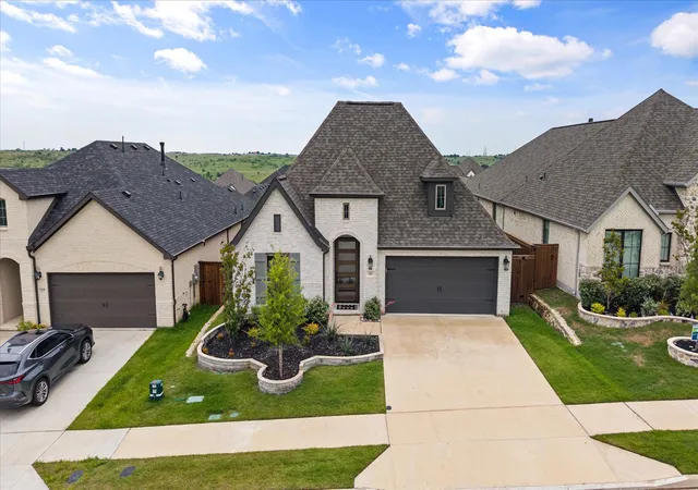 Photo 3 of Single family home for sale at 121 Tierra Blanca Ln, Rhome, TX 76078 | MLS# 21282205 | Listing updated on 2026-10-03