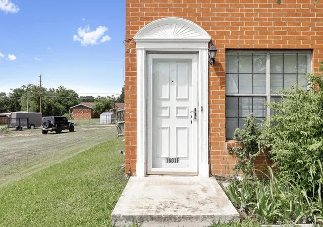 Homes for sale in Brownwood, TX | 1601 14th St #F, Brownwood, TX 76801 | MLS# 21284258
