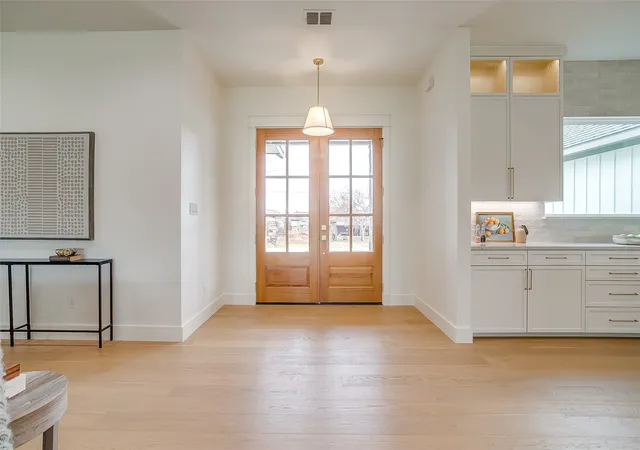 Photo 2 of Sale Pending at 5524 Sledge Loop, Fort Worth, TX 76126 | MLS# 21284303 | Listing updated on 2026-07-08