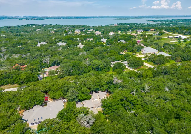 Photo 4 of Single family home for sale at 290 Aqua Marine Dr, Little Elm, TX 75068 | MLS# 21281584 | Listing updated on 2026-10-04