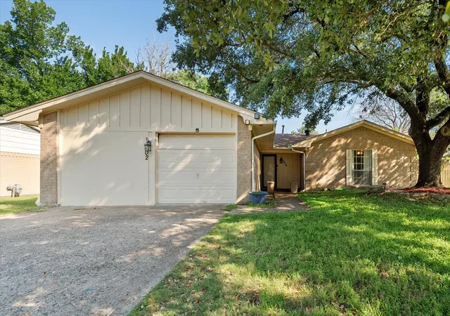 Photo 1 of Single family home for sale at 402 Carol Ave, Corsicana, TX 75110 | MLS# 21283365 | Listing updated on 2026-07-20
