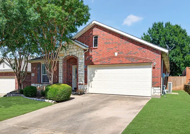 Homes for sale in Lake Dallas, TX | 624 Montgomery Dr, Lake Dallas, TX 75065 | MLS# 21283469