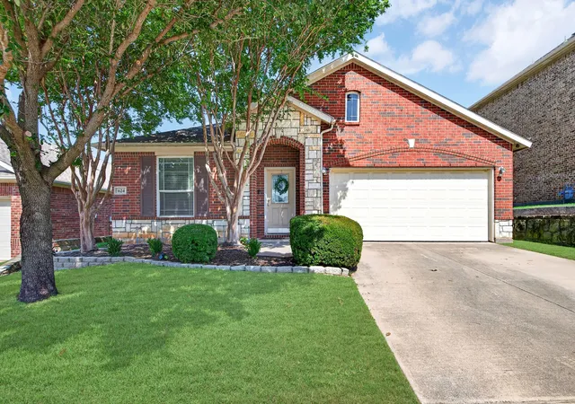 Homes for sale in Lake Dallas, TX | 624 Montgomery Dr, Lake Dallas, TX 75065 | MLS# 21283469