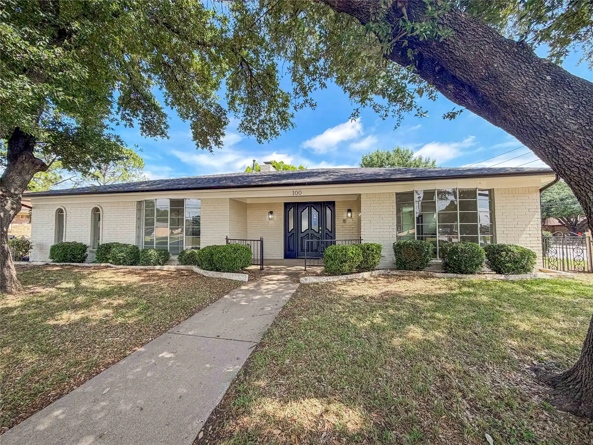 Photo 1 of Single family home for sale at 100 W Pleasantview Dr, Hurst, TX 76054 | MLS# 21284376 | Listing updated on 2026-10-29