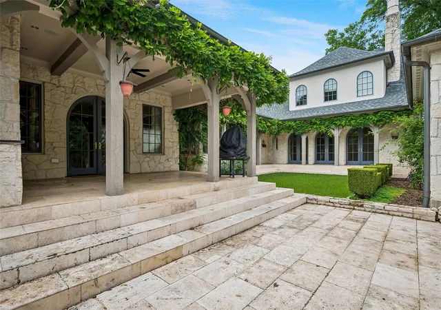 Photo 2 of Single family home for sale at 4424 Manning Ln, Dallas, TX 75220 | MLS# 21280377 | Listing updated on 2026-07-14