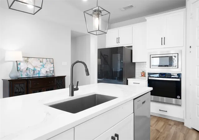 Photo 3 of Single family home for sale at 2424 Yosemite Wy, Denton, TX 76210 | MLS# 21282812 | Listing updated on 2026-09-19
