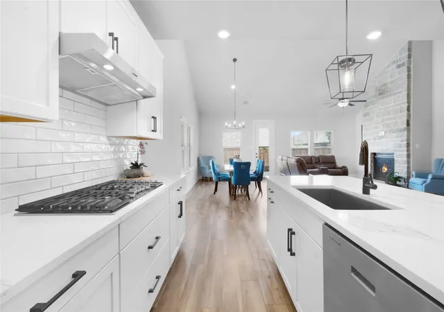 Photo 4 of Single family home for sale at 2424 Yosemite Wy, Denton, TX 76210 | MLS# 21282812 | Listing updated on 2026-09-19