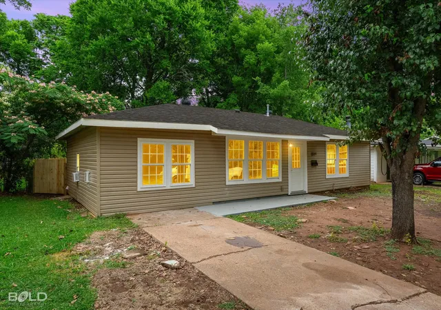 Homes for sale in Bossier City, LA | 1809 Leslie, Bossier City, LA 71111 | MLS# 21281140