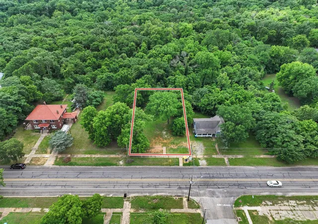 Photo 1 of Land for sale at 506 E Main St, Denison, TX 75021 | MLS# 21279567 | Listing updated on 2026-09-16
