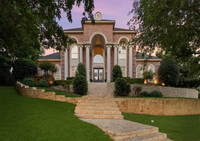 Photo 3 of Single family home for sale at 2325 Panorama Ct, Arlington, TX 76016 | MLS# 21281591 | Listing updated on 2026-08-03