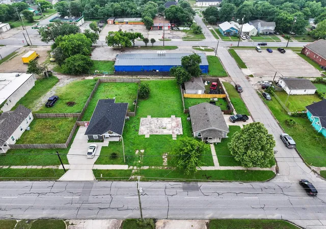 Photo 3 of Land for sale at 806 E Houston St, Sherman, TX 75090 | MLS# 21279563 | Listing updated on 2026-09-16