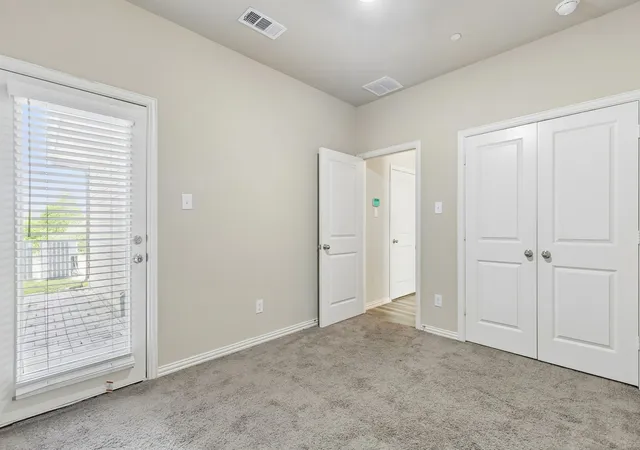 Photo 3 of Single family home for sale at 3121 Solana Cir, Denton, TX 76207 | MLS# 21284320 | Listing updated on 2026-08-04