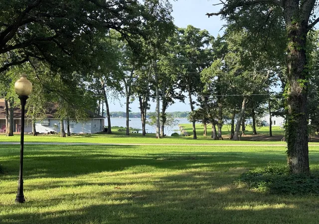 Photo 2 of Single family home for sale at 2811 N Shore Dr, Bonham, TX 75418 | MLS# 21279422 | Listing updated on 2026-08-16
