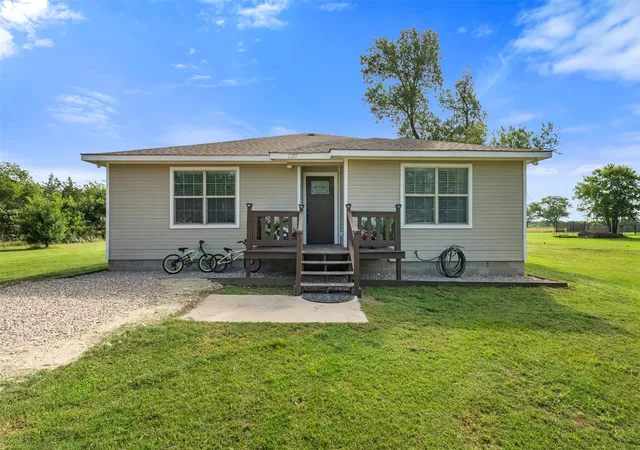 Photo 1 of Single family home for sale at 3727 Sw County Road 1160, Corsicana, TX 75110 | MLS# 21283593 | Listing updated on 2026-07-16