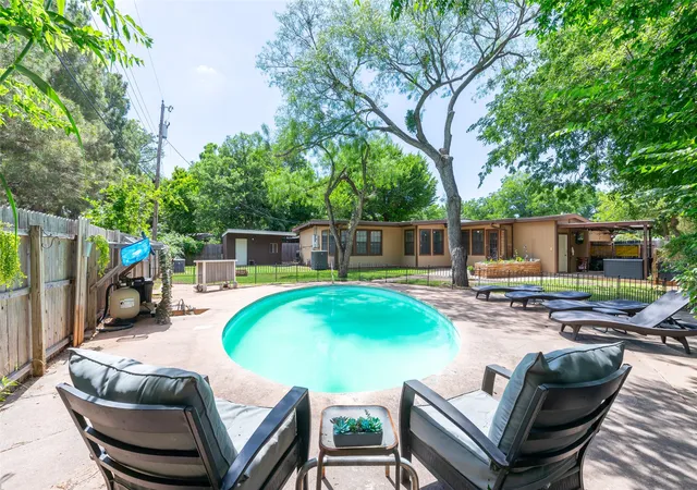 1st image of 109 Circle Of Holly, Abilene, TX 79605 | MLS# 21281225