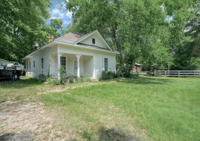 Homes for sale in Lindale, TX | 409 S Boyd St, Lindale, TX 75771 | MLS# 21284518