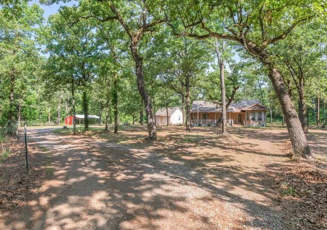 Photo 3 of Sale Pending at 400 Vz County Road 1112, Grand Saline, TX 75140 | MLS# 21284412 | Listing updated on 2026-09-23