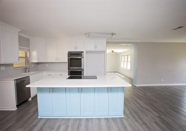 Photo 4 of Single family home for sale at 417 Summitt Ave, Graham, TX 76450 | MLS# 21281438 | Listing updated on 2026-07-21