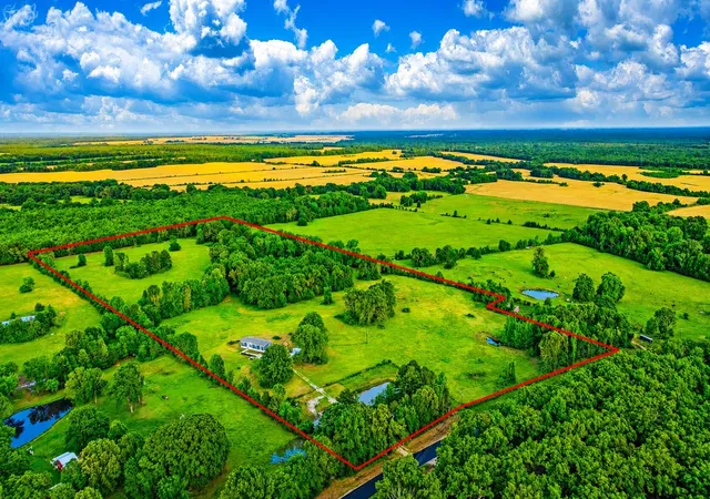Homes for sale in Clarksville, TX | 5889 Farm Road 910, Clarksville, TX 75426 | MLS# 21228507