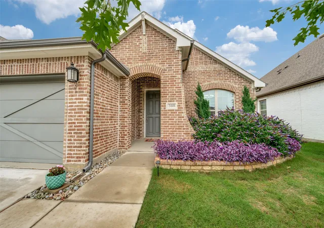 2nd image of 308 Moonvine Dr, Little Elm, TX 75068 | MLS# 21284380