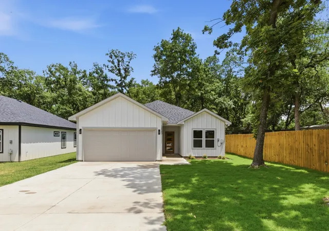 Homes for sale in Log Cabin, TX | 14583 Cherokee Ln, Log Cabin, TX 75148 | MLS# 21282049