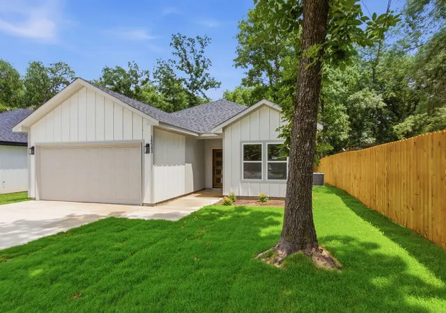 Homes for sale in Log Cabin, TX | 14583 Cherokee Ln, Log Cabin, TX 75148 | MLS# 21282049