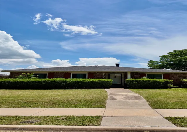 Photo 1 of Single family home for sale at 9102 Willowbrook Dr, Rowlett, TX 75088 | MLS# 21284624 | Listing updated on 2026-07-06